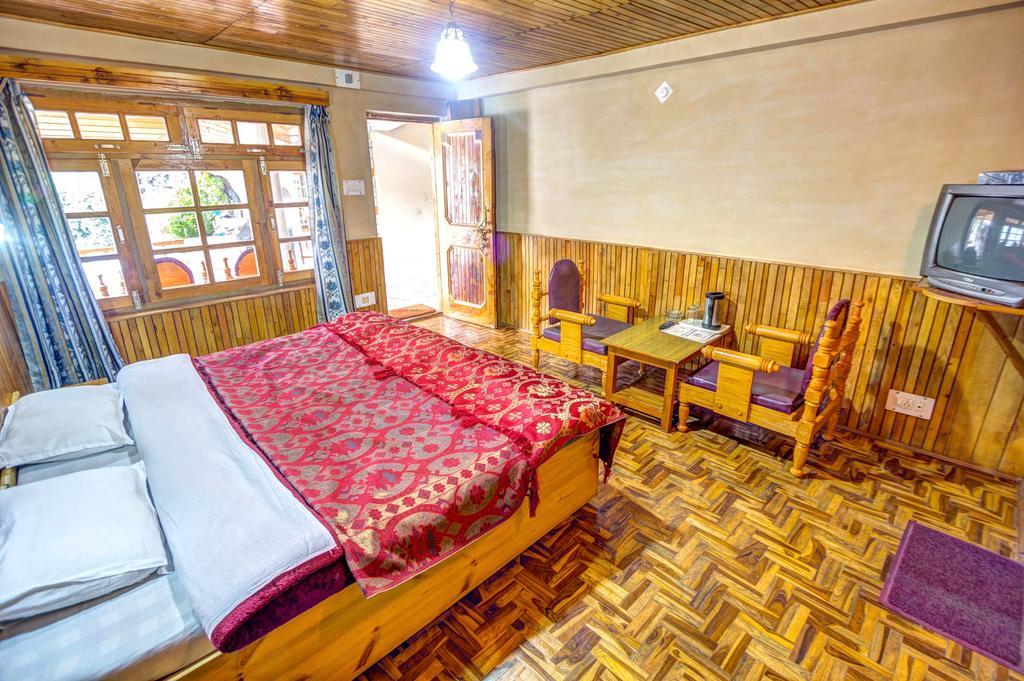 Himalayan Country House Hotell Manāli Rum bild